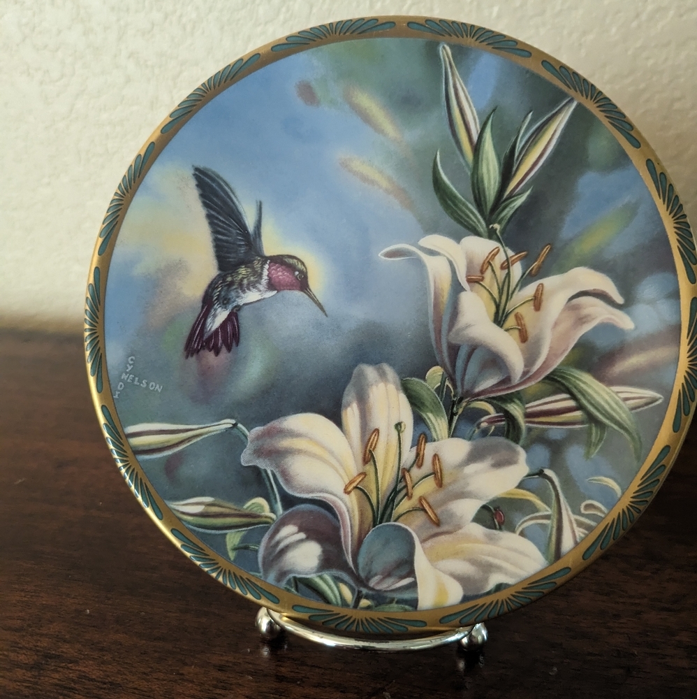 Ruby-Throated Hummingbird & Lilies Plate